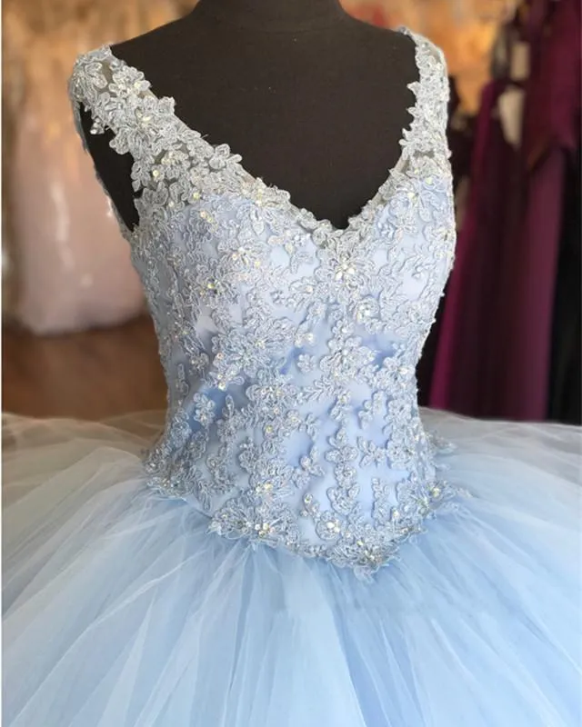 Elegant Lace Appliques V-neck Ruffles Ball Gowns Quinceanera Dresses