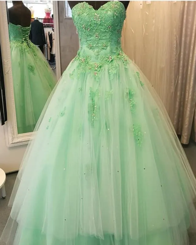 Lace Appliques Beaded Sweetheart Tulle Floor Length Quinceanera Dresses