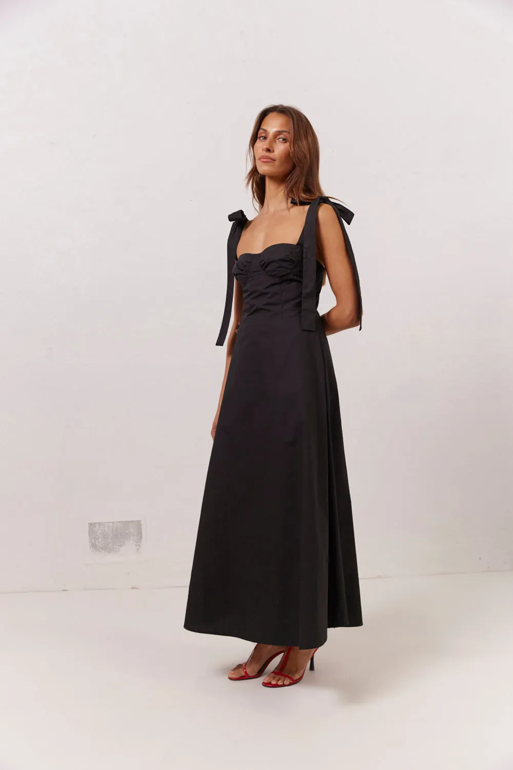 Lotte Midi Dress Black