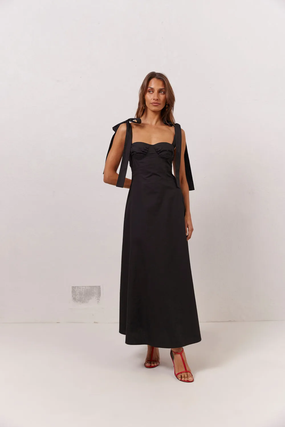 Lotte Midi Dress Black